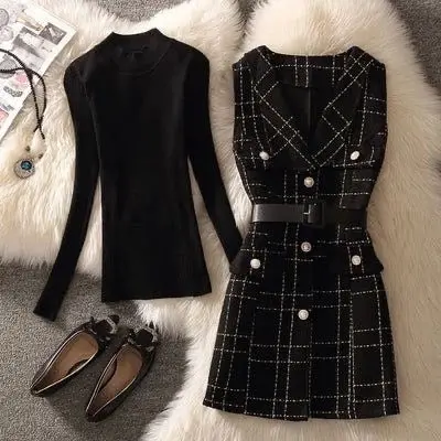 Rader Set of Top and Woolen Tweed Dress with belt